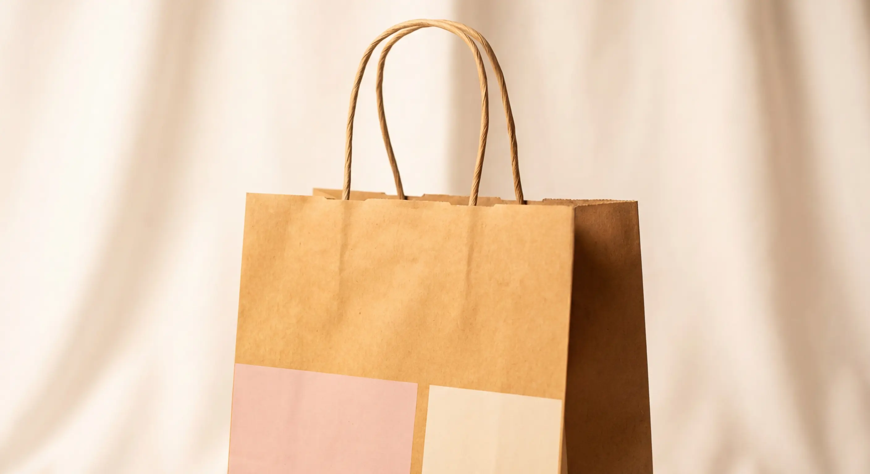 紙袋設計提案模擬圖比較，展示 3D 模擬圖、白樣與數位打樣的差異，協助設計師選擇最有效的紙袋設計提案方式。