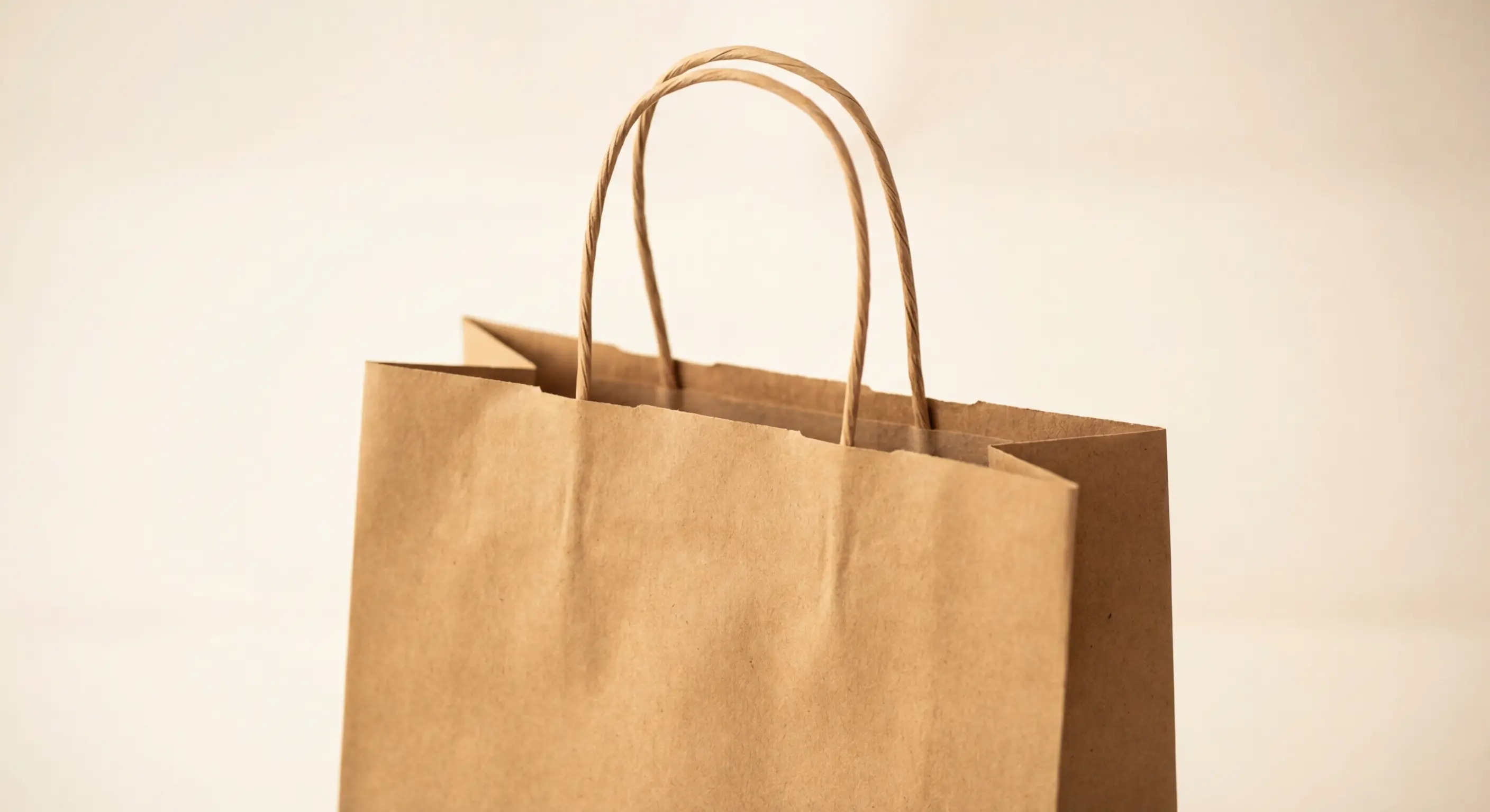 少量客製紙袋三種方案成品比較，展示不同印刷方式的起訂量差異，協助新品牌了解紙袋最少幾個可以客製。